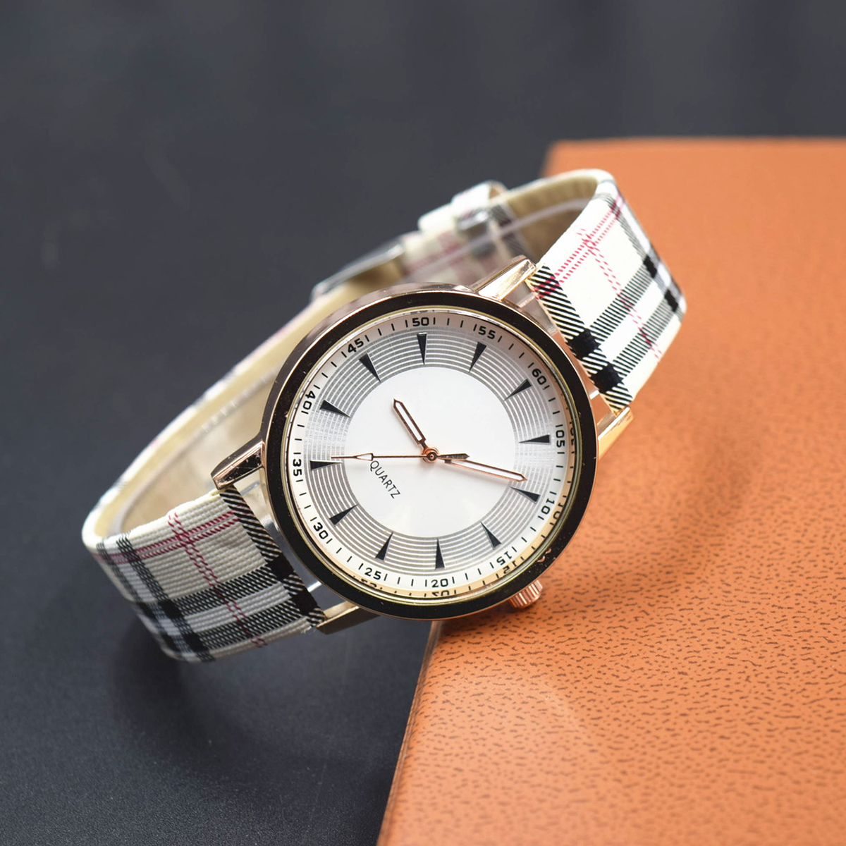 Fashion Plaid PU Leather Watchband Grid Design Casual Quartz Watch - White