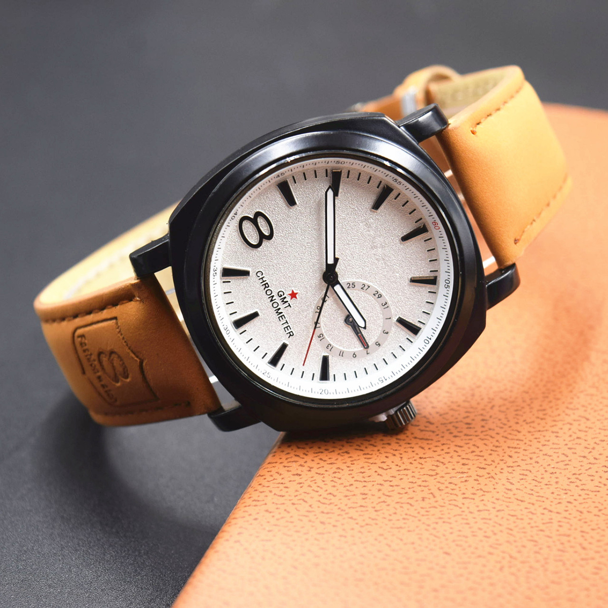 Men's Frosted Dial PU Leather Strap Casual Sports Quartz Watch - White