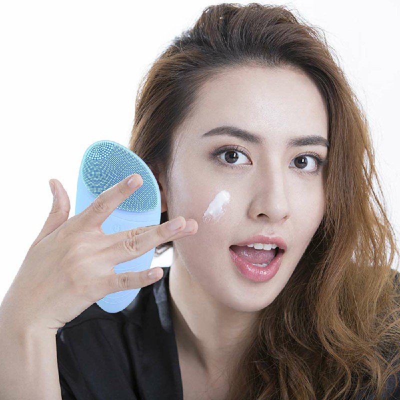 Silicone Electric Face Cleansing Brush Facial Skin Cleaner Cleaning Massager
