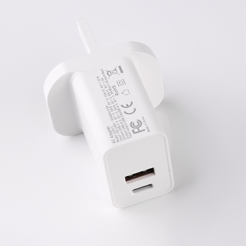 UK Standard 20W Quick Charger Head Type C and USB 3.0 Interface